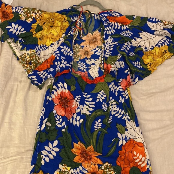 FARM Rio Floral Open Back Caped Mini Dress (20) - Picture 5 of 9